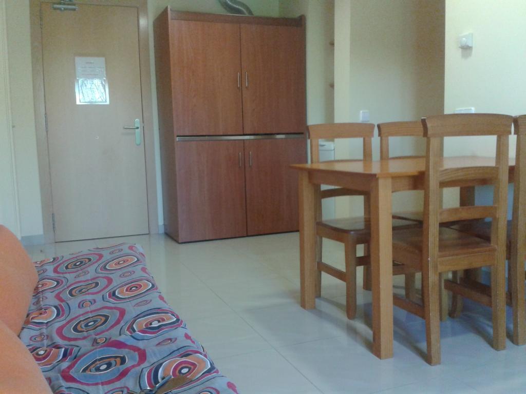 Apartamentos Fonda Finet Sant Feliu de Pallerols Habitación foto