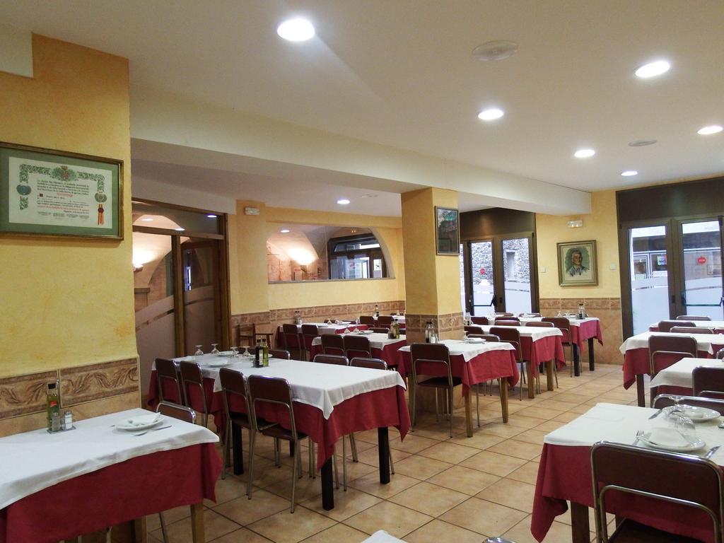 Apartamentos Fonda Finet Sant Feliu de Pallerols Exterior foto