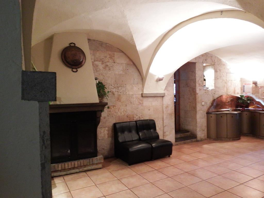 Apartamentos Fonda Finet Sant Feliu de Pallerols Exterior foto