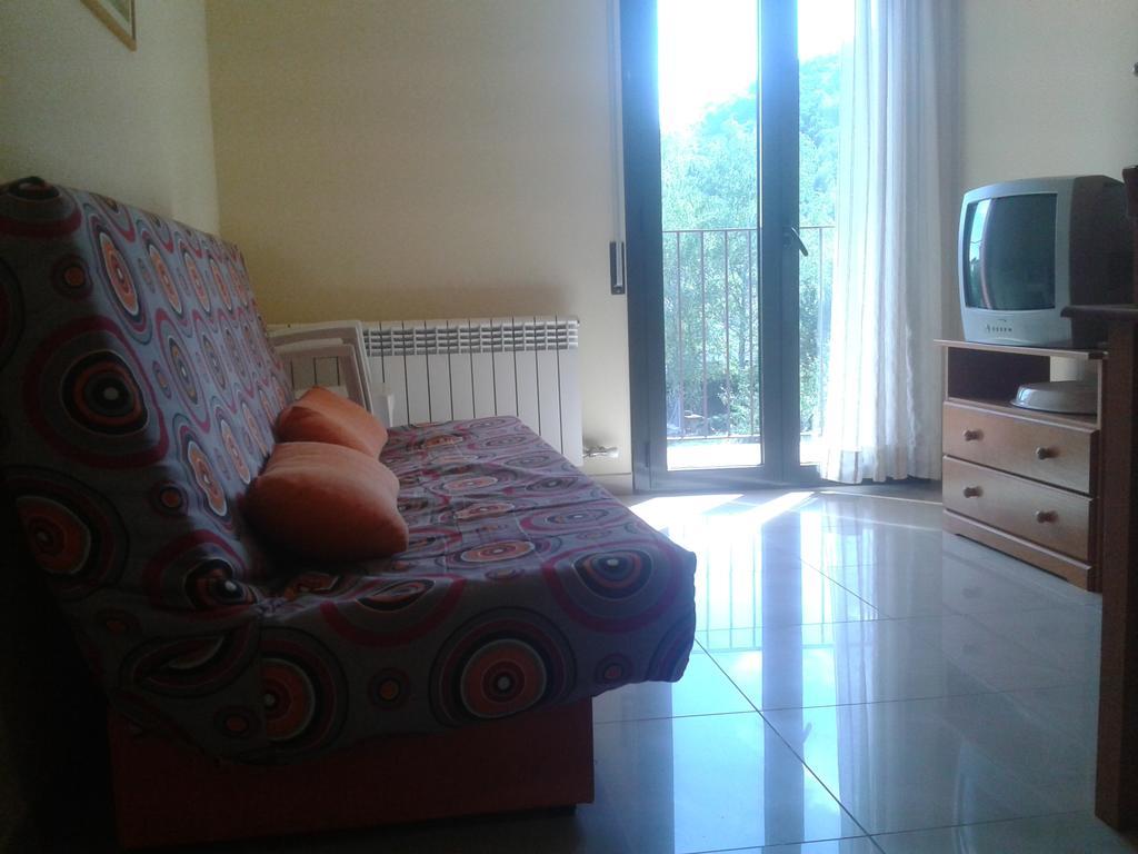 Apartamentos Fonda Finet Sant Feliu de Pallerols Exterior foto