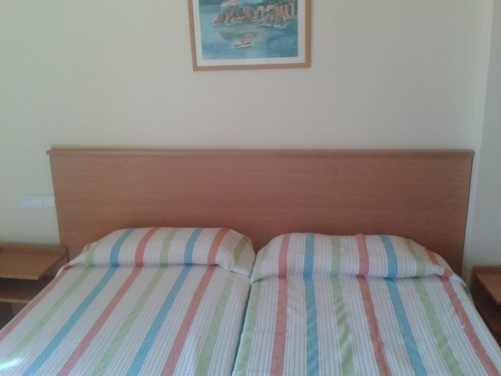 Apartamentos Fonda Finet Sant Feliu de Pallerols Habitación foto
